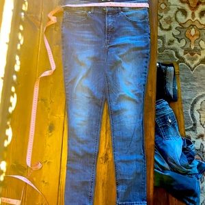 Express High Waisted Denim Perfect Leggings - 10S—-New without tags!!